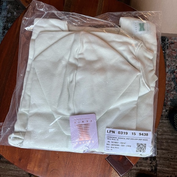 Savage X Fenty Minty White  Xssential Crop Hoodie - Picture 11 of 13